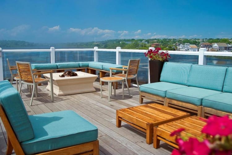 Rooftop deck